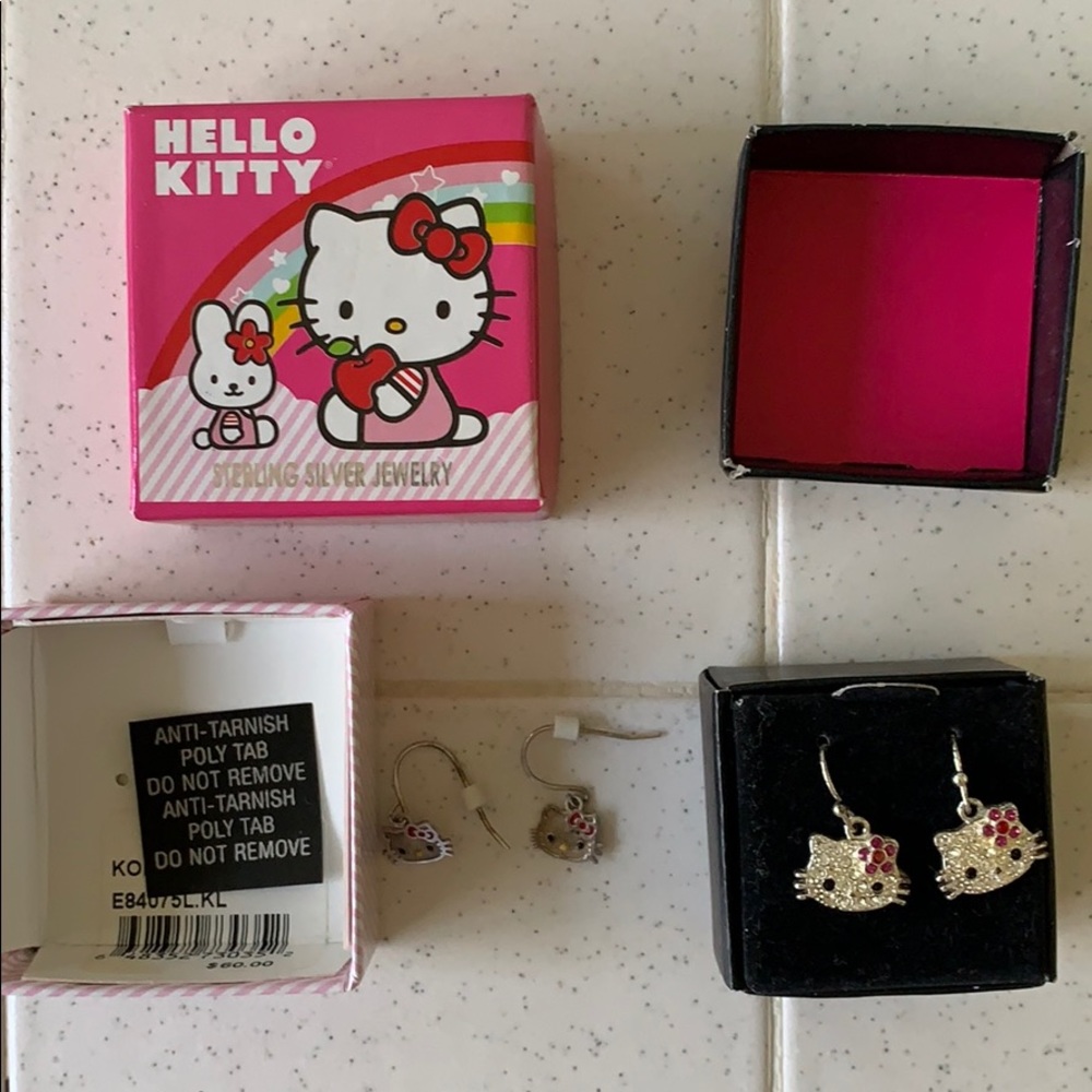 Hello Kitty Earrings 2 Pair